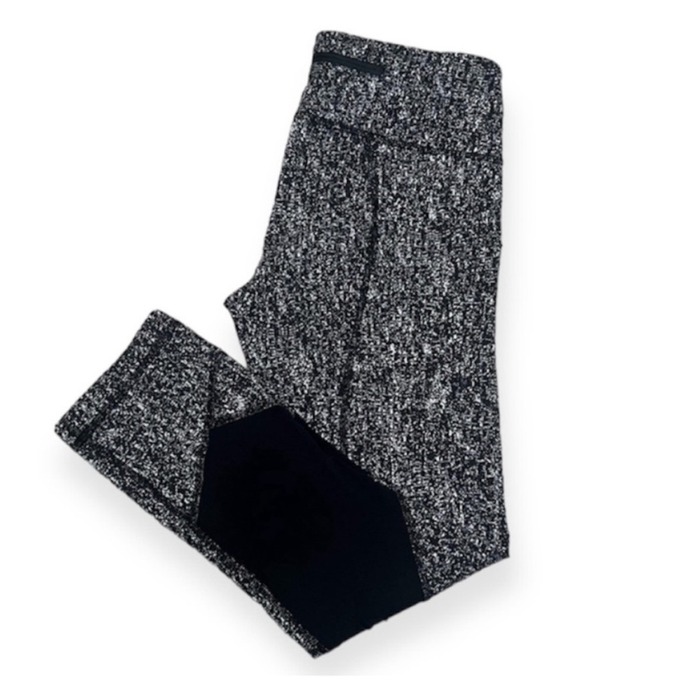 Lululemon Pace Rival Crop Leggings Power
Luxtreme Jacquard Black White